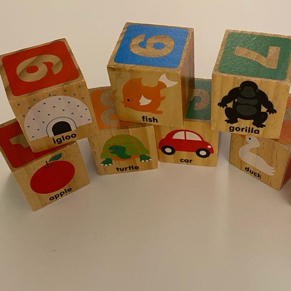 Melissa & Doug ABC+123 Wooden Blocks, Age 3+, 26 Alphabet Blocks - Picture 6 of 13